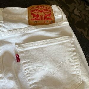 White Levi’s men’s jeans